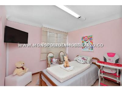 Apartamento de 4 alcobas en venta en Lalinde, Medellín, 174 m² · foto 4 de 13