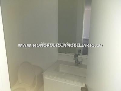 Apartamento de 3 alcobas en venta en El Castillo, Medellín, 220 m² · foto 7 de 10