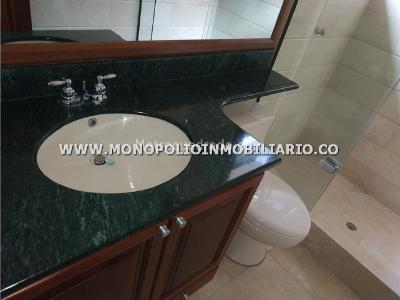 Casa de 3 alcobas en arriendo en Altos Del Poblado, Medellín, 360 m² · foto 10 de 20