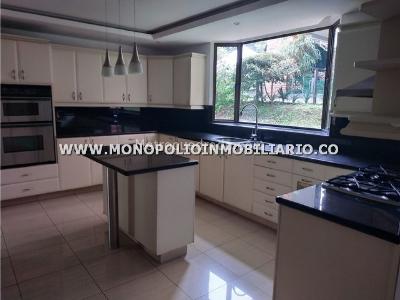 Casa de 3 alcobas en arriendo en Altos Del Poblado, Medellín, 360 m² · foto 13 de 20