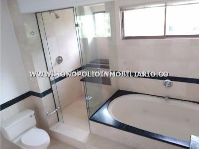 Casa de 3 alcobas en arriendo en Altos Del Poblado, Medellín, 360 m² · foto 14 de 20