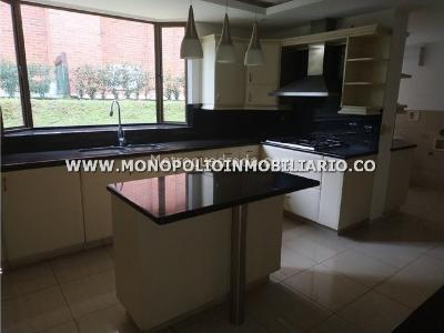Casa de 3 alcobas en arriendo en Altos Del Poblado, Medellín, 360 m² · foto 19 de 20