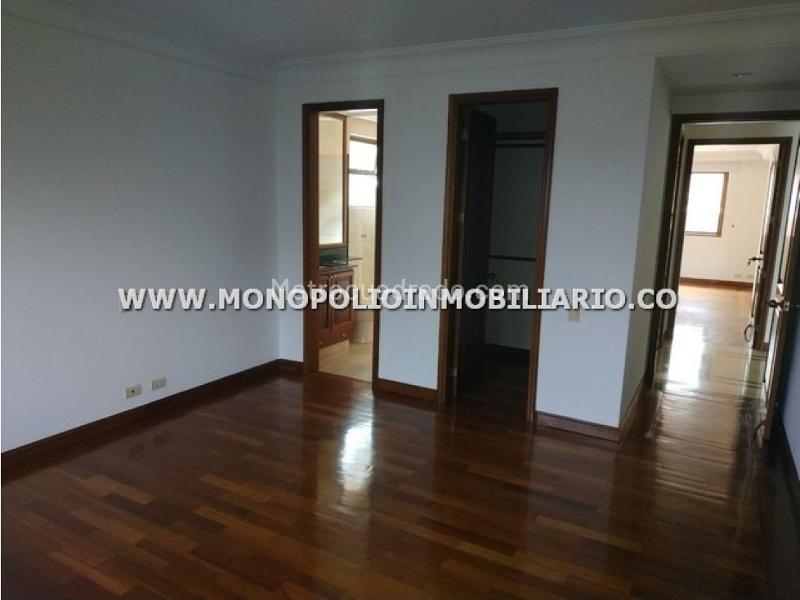 Casa Familiar de 3 Alcobas en Altos del Poblado (Sin Muebles) - 2