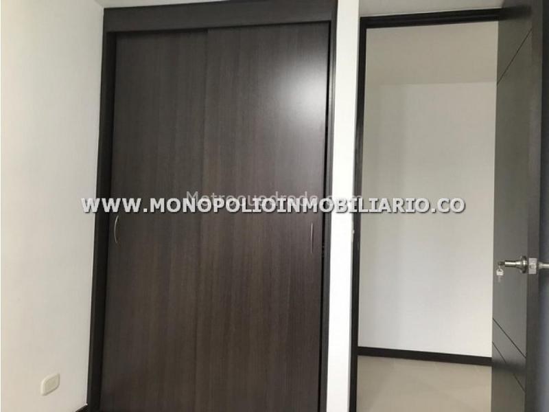 Apartamento Amoblado de 3 Alcobas en Los Colores - 4