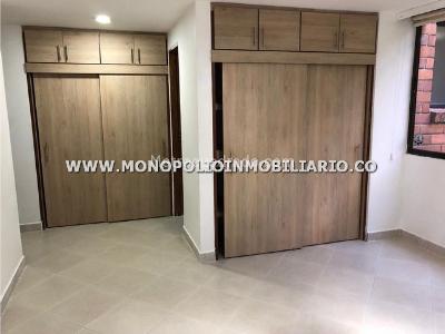 Apartamento de 3 alcobas en venta en Los Balsos, Medellín, 112 m² · foto 3 de 9
