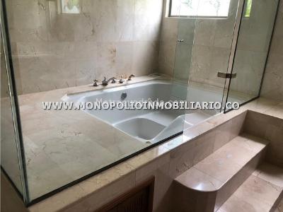 Casa de 3 alcobas en venta en El Tesoro, Medellín, 315 m² · foto 14 de 20