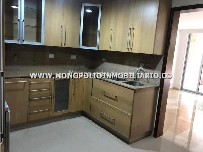 Casa de 3 alcobas en venta en El Tesoro, Medellín, 315 m² · foto 15 de 20