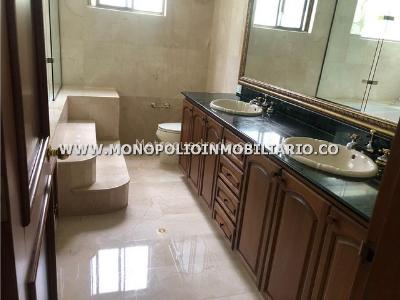 Casa de 3 alcobas en venta en El Tesoro, Medellín, 315 m² · foto 11 de 20