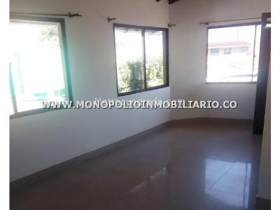 Casa de 5 alcobas en venta en Los Alpes, Medellín, 168 m² · foto 3 de 10
