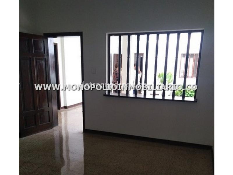 Exclusive 4BR House in Laureles with Garden - 9