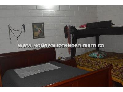 Casa de 4 alcobas en arriendo en Pantanillo, Envigado, 420 m² · foto 2 de 17