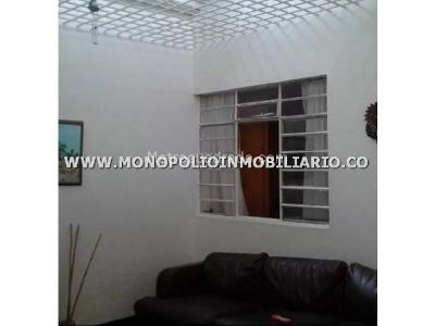 Casa de 4 alcobas en venta en Manrique, Medellín, 158 m² · foto 10 de 16