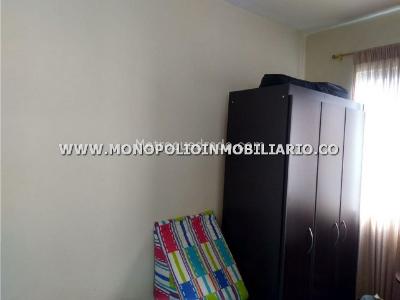 Casa de 4 alcobas en venta en Manrique, Medellín, 158 m² · foto 15 de 16