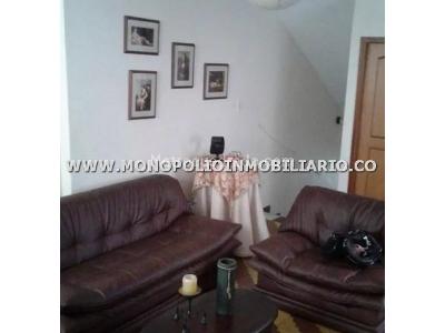 Casa de 4 alcobas en venta en Manrique, Medellín, 158 m² · foto 3 de 16