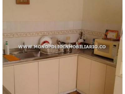 Casa de 4 alcobas en venta en Manrique, Medellín, 158 m² · foto 5 de 16