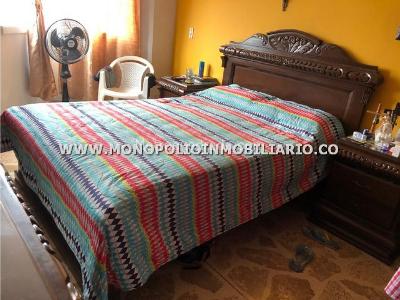 Apartamento de 4 alcobas en venta en San Bernardo, Medellín, 89 m² · foto 10 de 17