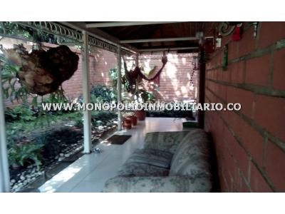 Casa de 4 alcobas en venta en La Florida, Medellín, 326 m² · foto 19 de 20