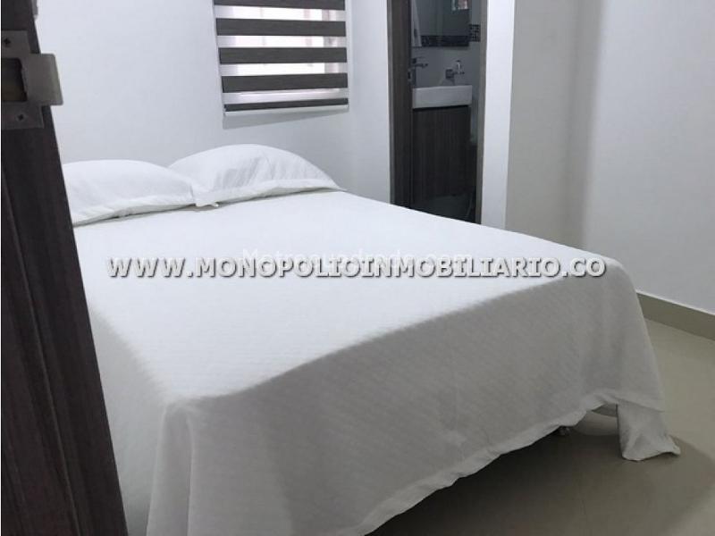 Apartamento Amoblado de 4 Alcobas en Milla de Oro - 2