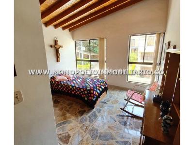 Casa de 5 alcobas en venta en Santa Monica, Medellín, 238 m² · foto 13 de 16