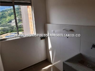 Apartamento de 2 alcobas en venta en La Navarra, Bello, 68 m² · foto 4 de 10