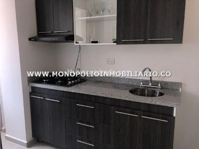 Apartamento de 3 alcobas en venta en Los Colores, Medellín, 75 m² · foto 4 de 12
