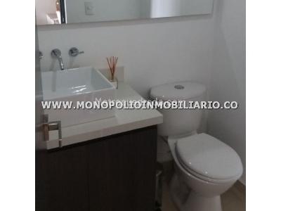 Apartamento de 3 alcobas en venta en Loma De Las Brujas, Envigado, 107 m² · foto 2 de 12