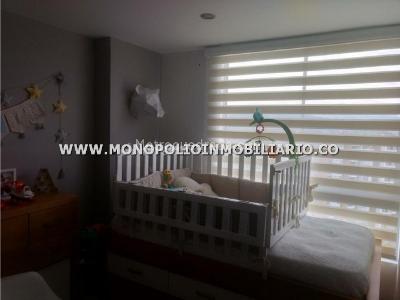 Apartamento de 3 alcobas en venta en Loma De Las Brujas, Envigado, 107 m² · foto 7 de 12