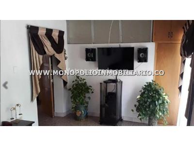 Casa de 3 alcobas en venta en La Milagrosa, Medellín, 100 m² · foto 2 de 12