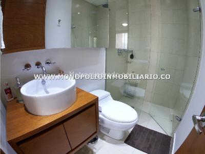 Apartamento de 3 alcobas en arriendo en San Fernando Plaza, Medellín, 186 m² · foto 3 de 15