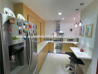 Apartamento de 3 alcobas en arriendo en San Fernando Plaza, Medellín, 186 m² · foto 5 de 15