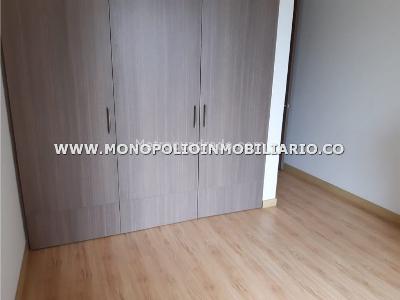 Apartamento de 2 alcobas en arriendo en Loma De Los Parra, Medellín, 113 m² · foto 14 de 18
