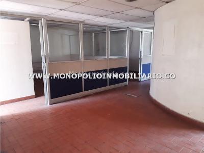 Warehouse for rent in La Aguacatala, Medellín