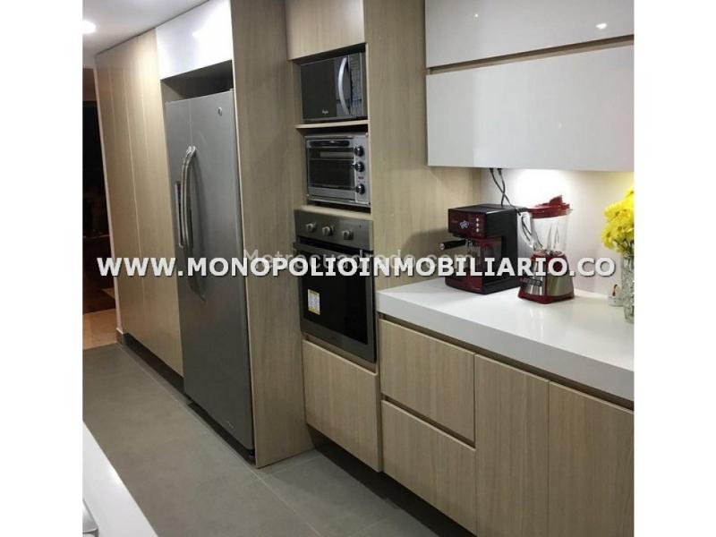 Luxury 3BR Apartment with 4 Baths in La Calera, El Poblado (250 m²) - 4