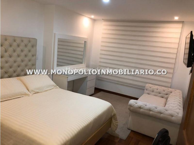 Luxury 3BR Apartment with 4 Baths in La Calera, El Poblado (250 m²) - 9