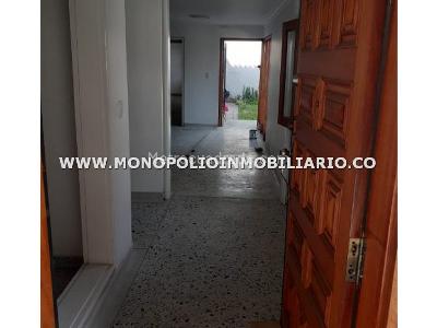 Casa de 5 alcobas en arriendo en Astorga, Medellín, 450 m² · foto 6 de 16