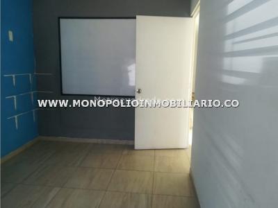 Casa de 5 alcobas en arriendo en Manila, Medellín, 150 m² · foto 10 de 20