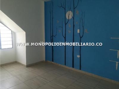 Casa de 5 alcobas en arriendo en Manila, Medellín, 150 m² · foto 14 de 20