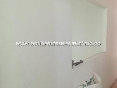 Casa de 5 alcobas en arriendo en Manila, Medellín, 150 m² · foto 2 de 20