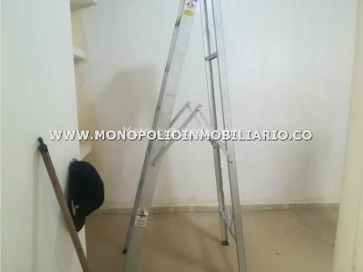 Casa de 5 alcobas en arriendo en Manila, Medellín, 150 m² · foto 3 de 20