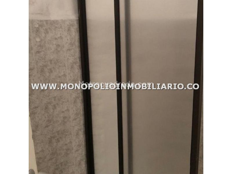 Casa Amplia de 5 Alcobas en Laureles - 4