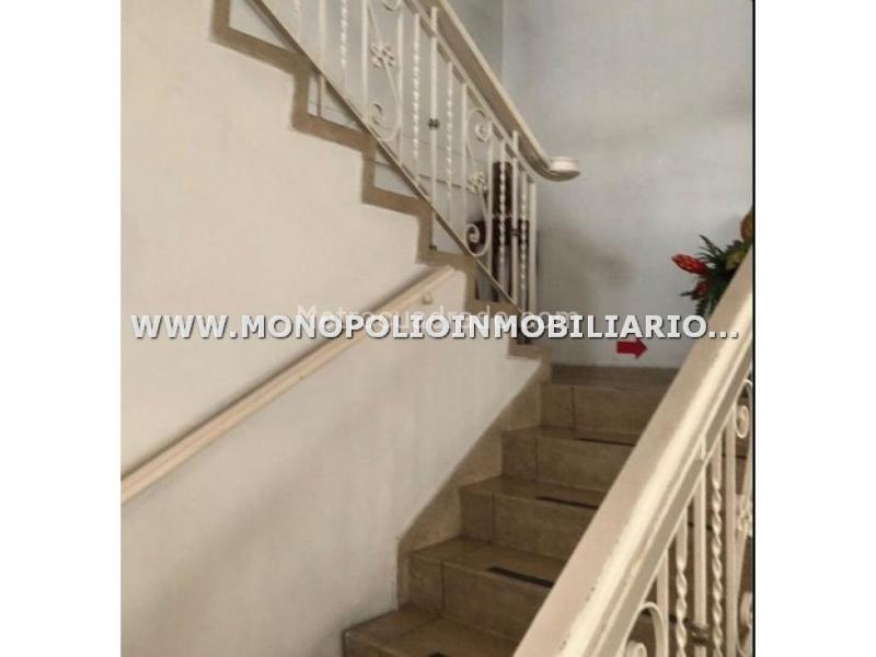 Casa Amplia de 5 Alcobas en Laureles - 7