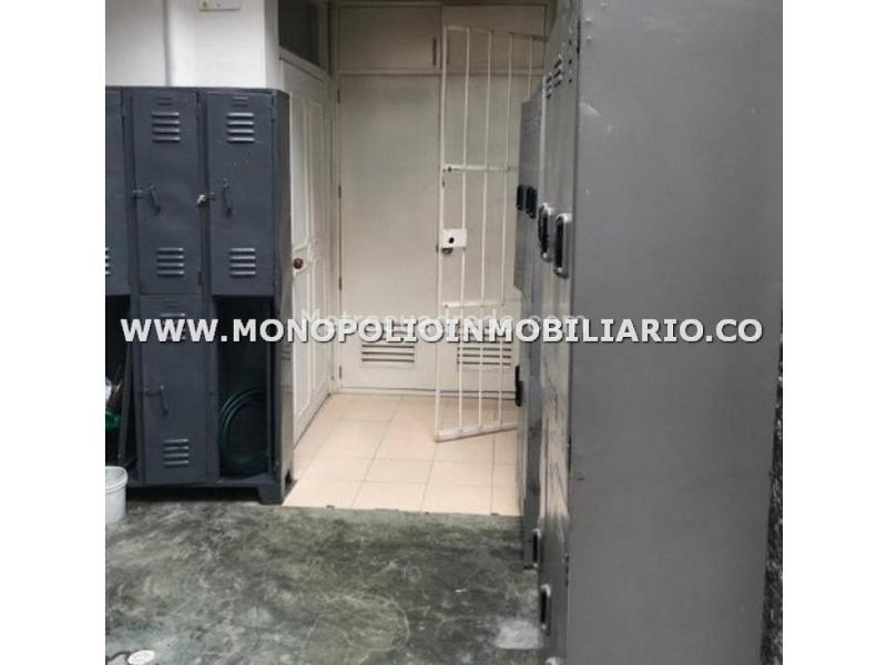 Casa Amplia de 5 Alcobas en Laureles - 8