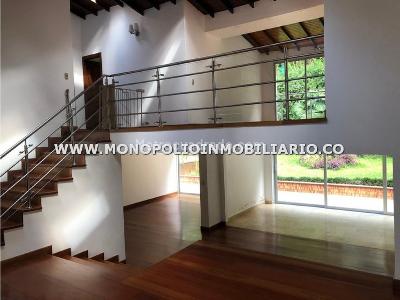Casa de 3 alcobas en arriendo en Las Lomas, Medellín, 380 m² · foto 2 de 15