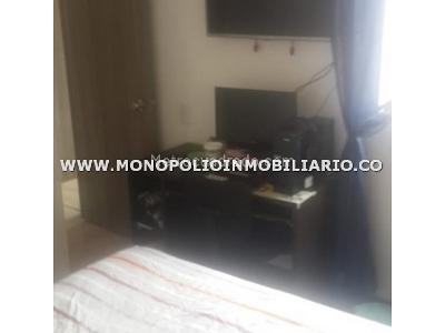 Apartamento de 2 alcobas en venta en Los Colores, Medellín, 52 m² · foto 2 de 12