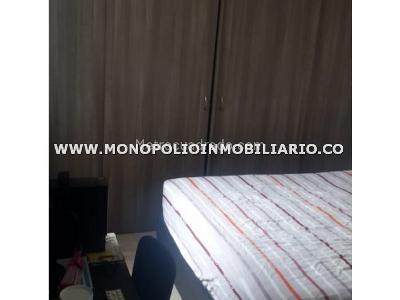 Apartamento de 2 alcobas en venta en Los Colores, Medellín, 52 m² · foto 4 de 12