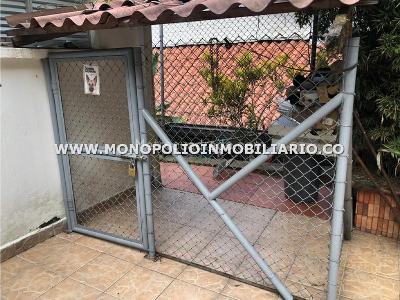 Casa de 3 alcobas en venta en Las Lomas, Medellín, 38 m² · foto 9 de 15