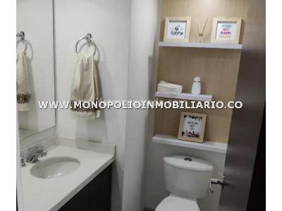 Apartamento de 2 alcobas en venta en Los Colores, Medellín, 72 m² · foto 3 de 11