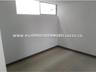 Apartamento de 3 alcobas en venta en La Doctora, Sabaneta, 115 m² · foto 3 de 12
