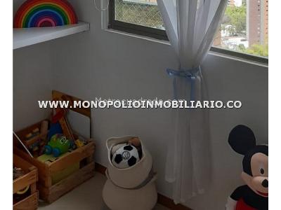 Apartamento de 2 alcobas en venta en Loma Linda, Sabaneta, 78 m² · foto 9 de 20