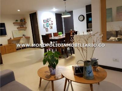 Apartamento de 3 alcobas en venta en Loma De Las Brujas, Envigado, 109 m² · foto 12 de 18